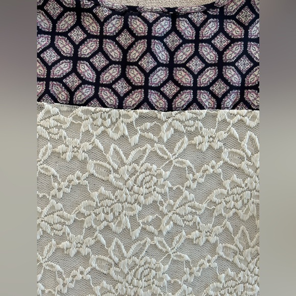 Daytrip Cute Short Sleeve Laced Back Top Shirt. Size Medium - Picture 12 of 14